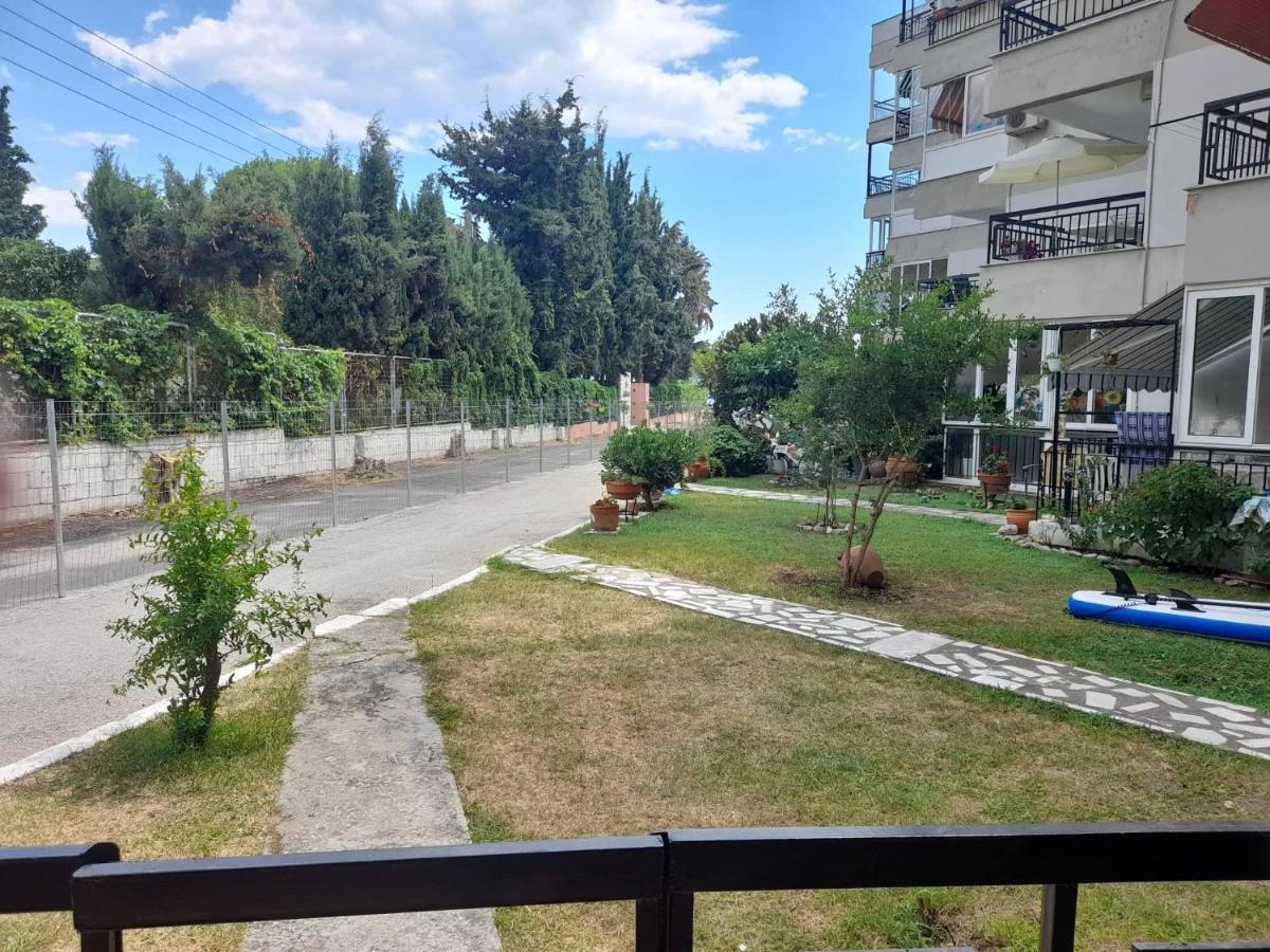 Nia'S Apartment By The Sea Nea Iraklitsa Экстерьер фото